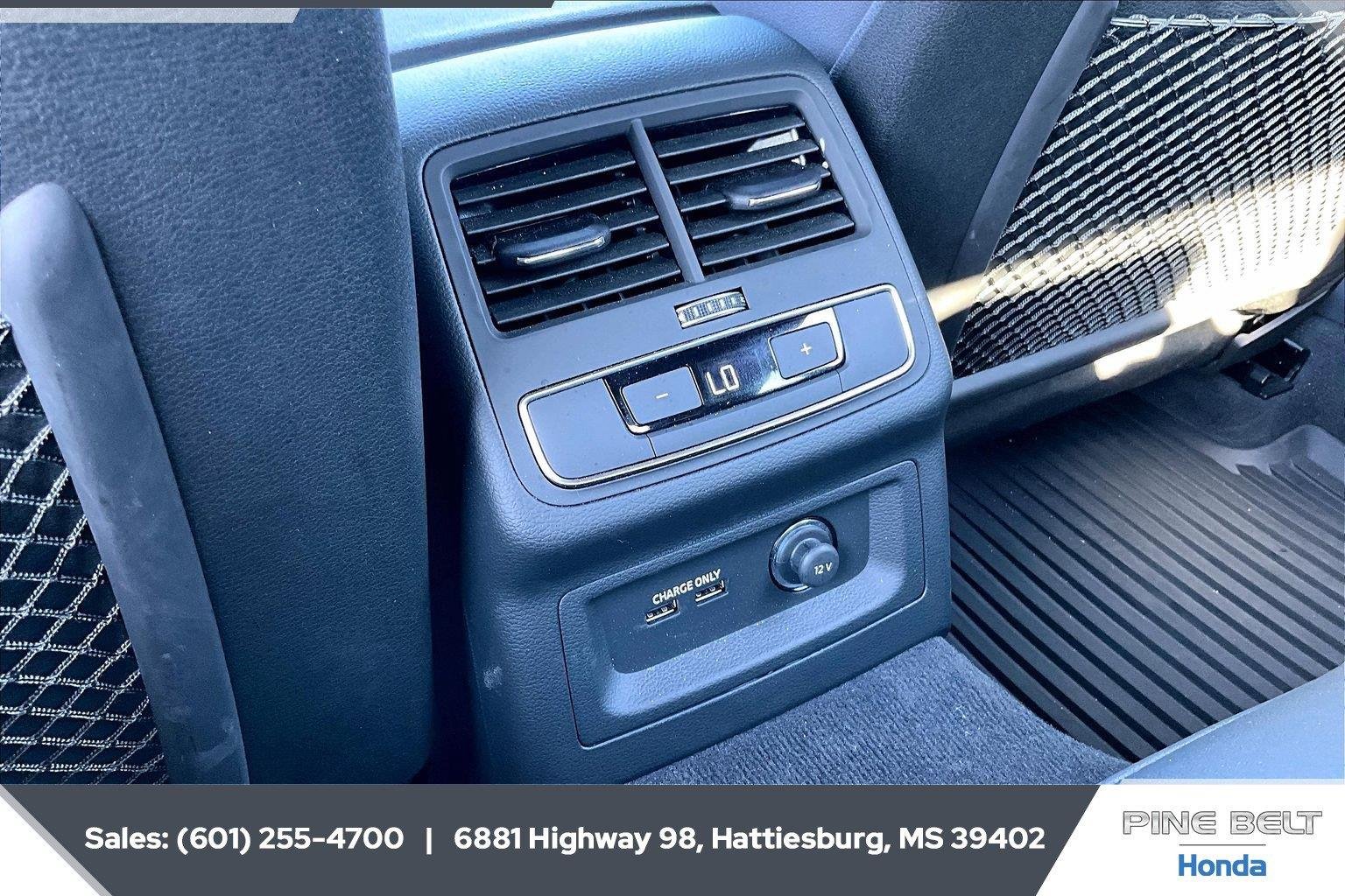 Used 2025 Daytona Gray Pearl Effect Audi S line Premium Plus image 24