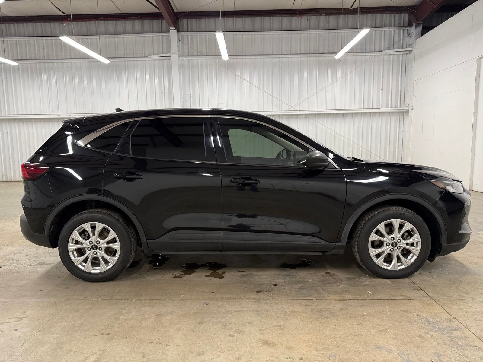 Used 2023 Black Ford Active image 5