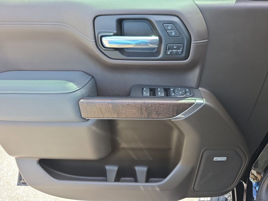 Used 2021 Black GMC Denali image 17