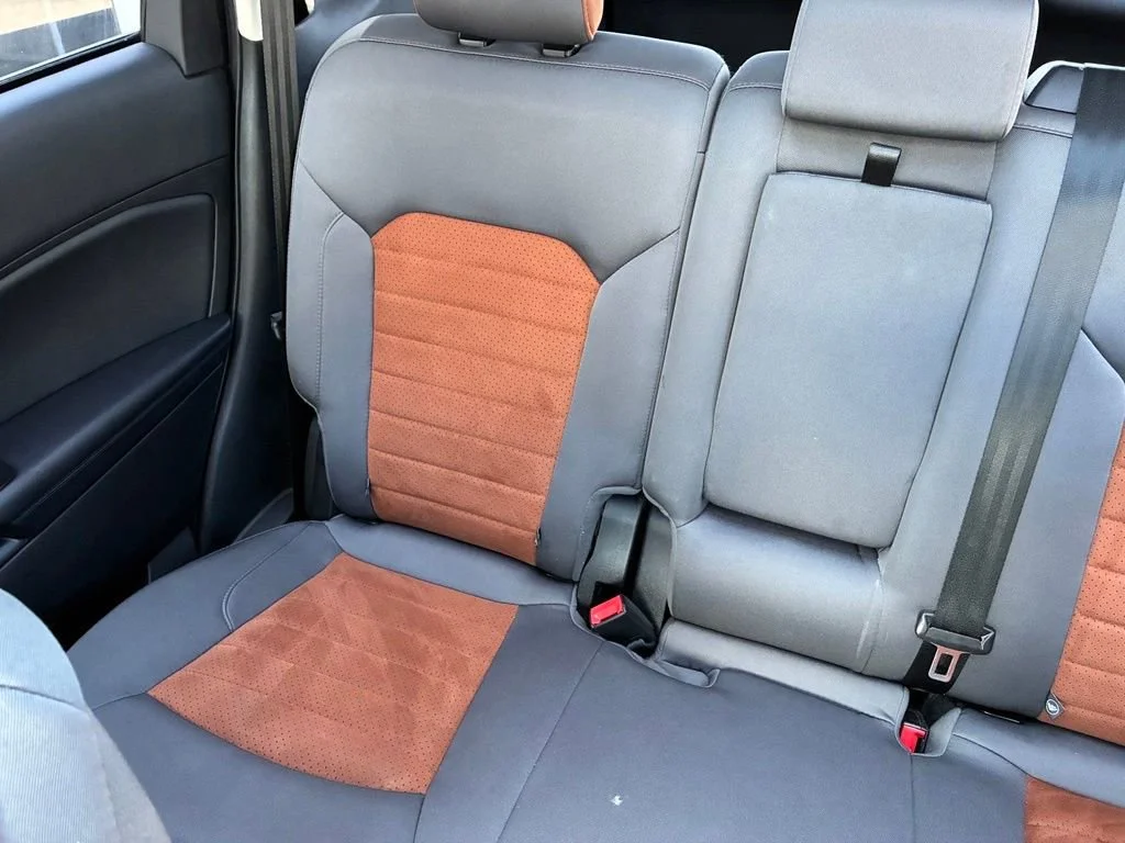 Used 2018 Shadow Black Ford SEL image 13
