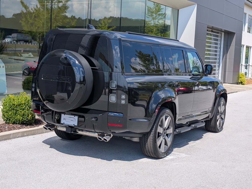 New 2026 Santorini Black LAND ROVER V8 image 7
