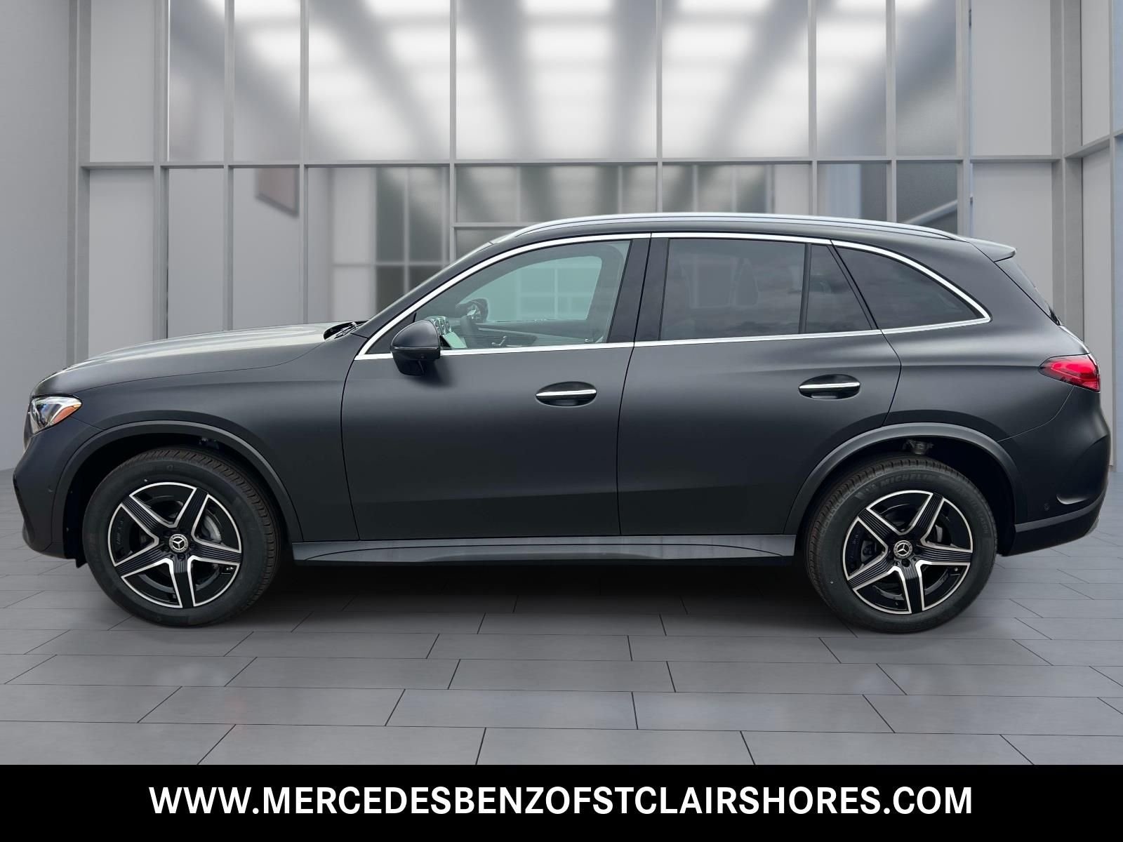 New 2026 MANUFAKTUR exclusive graphite grey magno Mercedes-Benz GLC 300 image 2