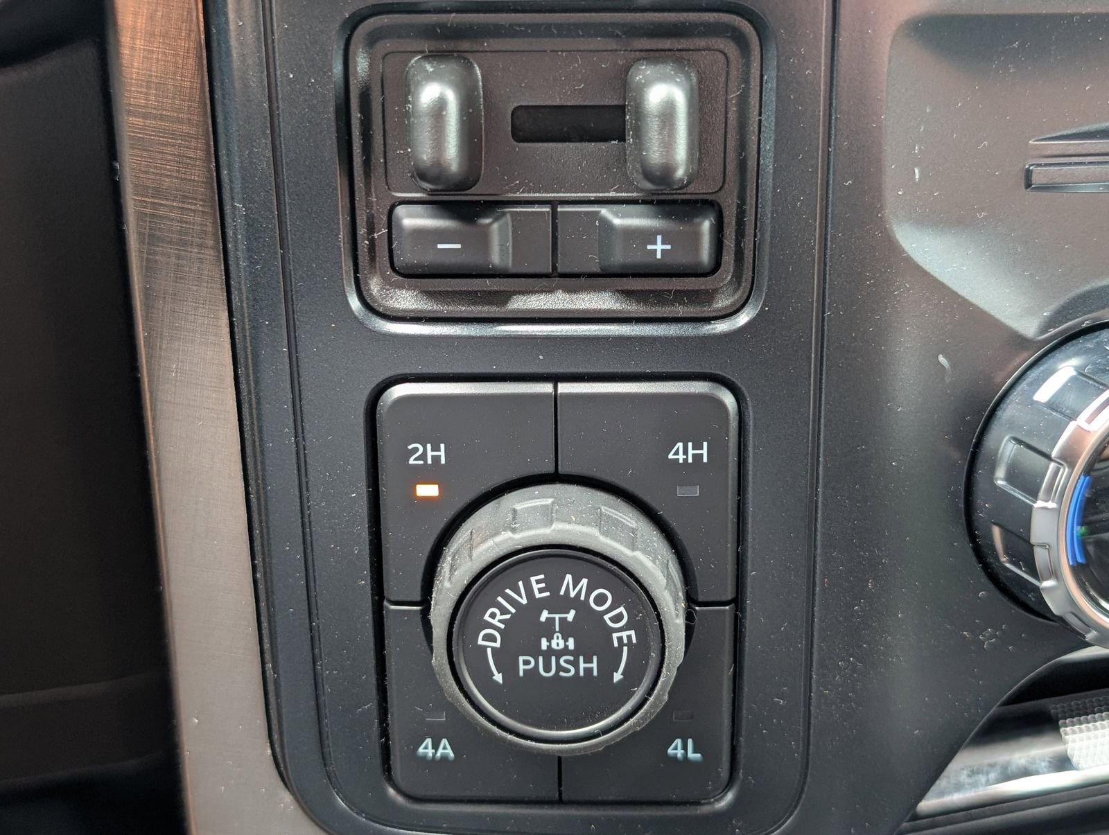 New 2026 Star White Metallic Tri-Coat Ford King Ranch image 25