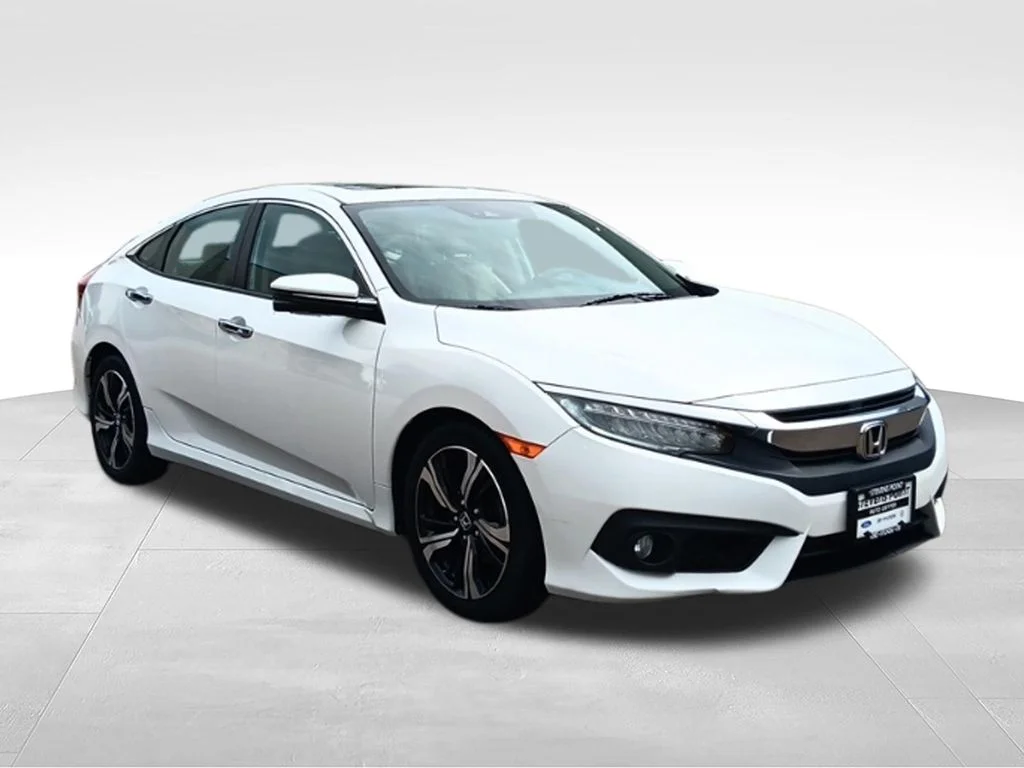 Used 2017 White Honda Touring image 8