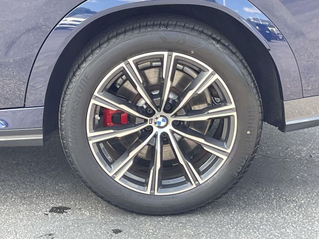 Used 2025 Blue BMW M60i image 10