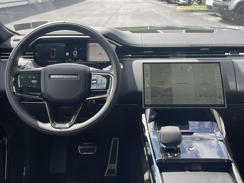 New 2026 Santorini Black Land Rover Dynamic SE image 22