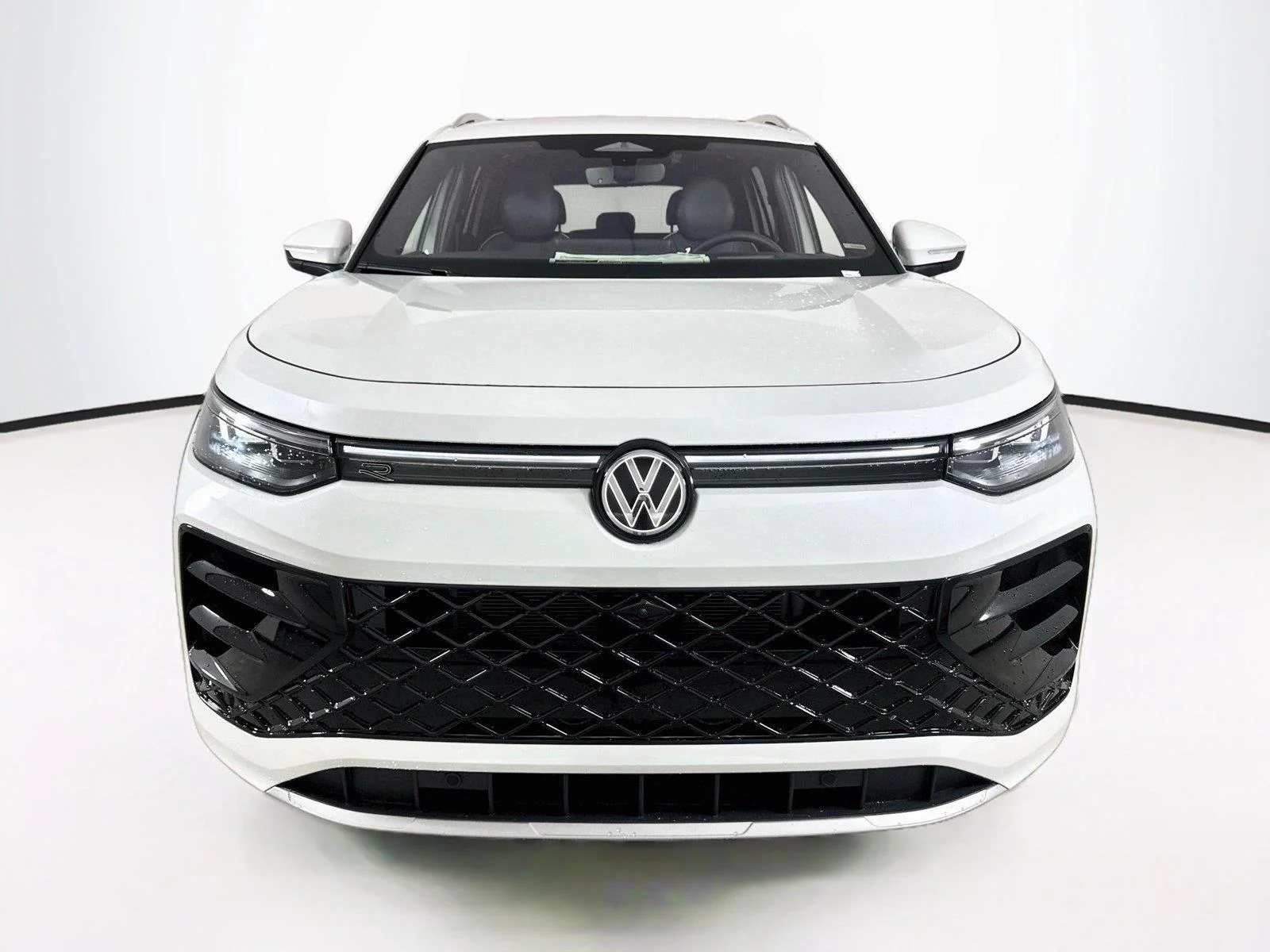 New 2026 Opal White Pearl Volkswagen SEL R-Line Turbo image 4