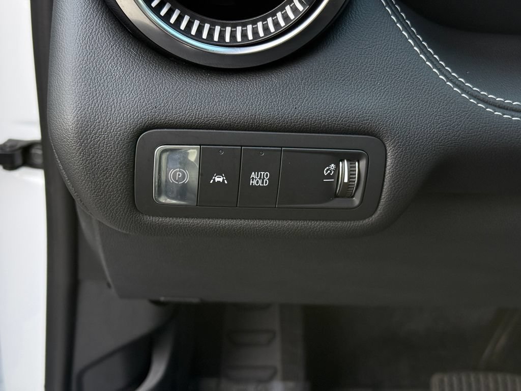 Used 2024 Summit White Chevrolet LT image 27