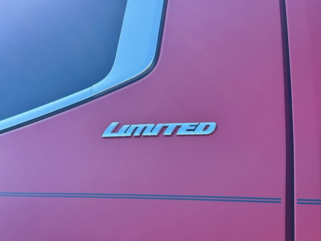 2026 Toyota Tundra Limited - Photo 9