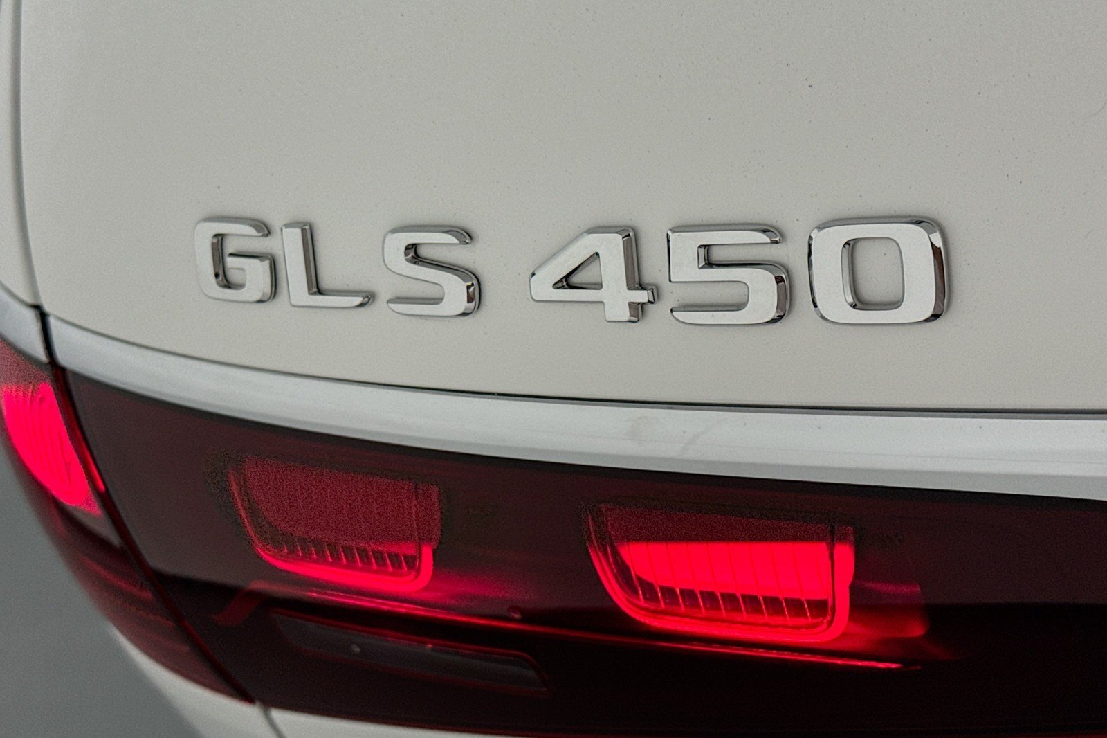 New 2026 Polar White Mercedes-Benz GLS 450 4MATIC® SUV image 9