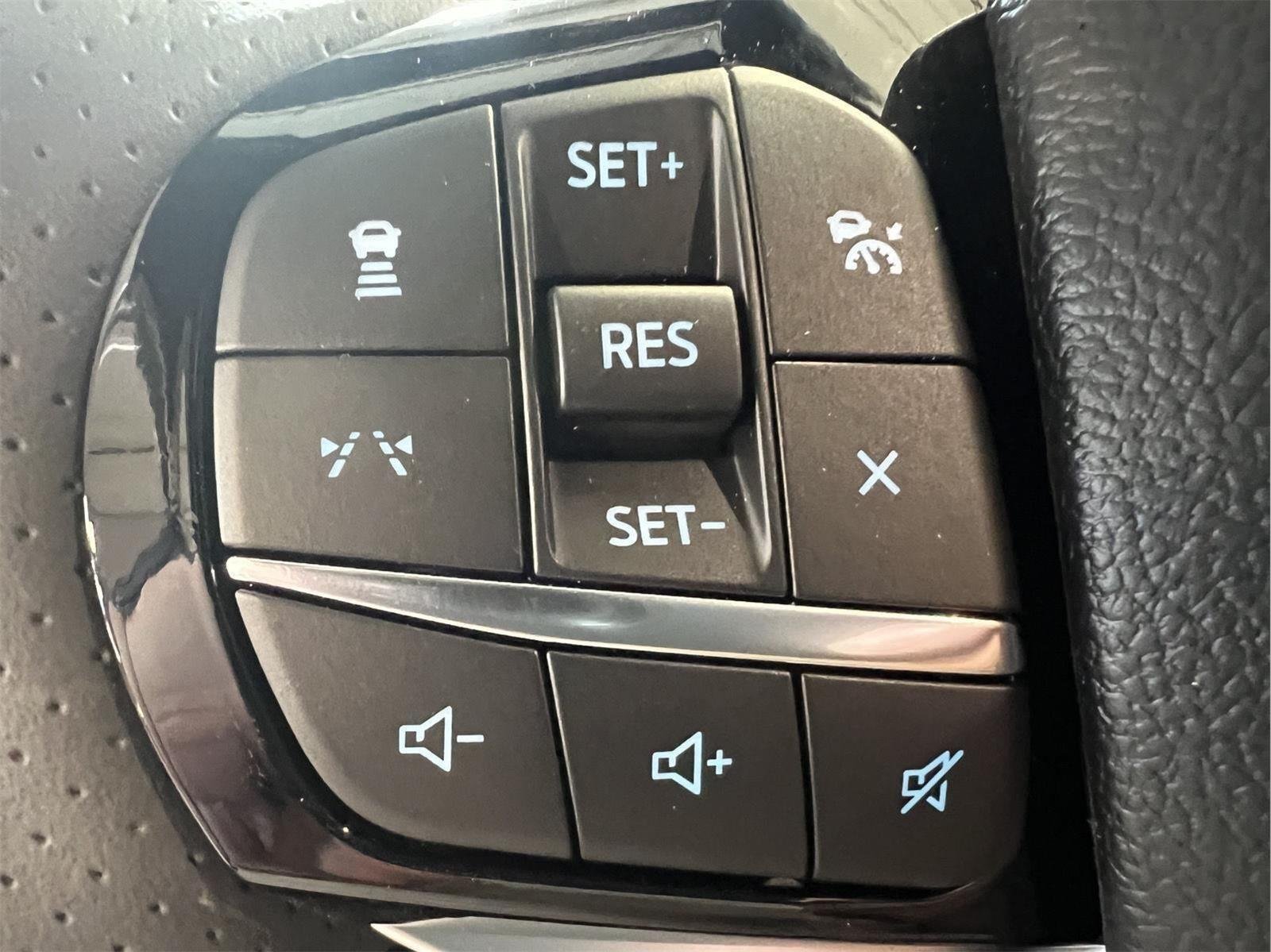 New 2026 Carbonized Gray Metallic Ford Tremor® image 63