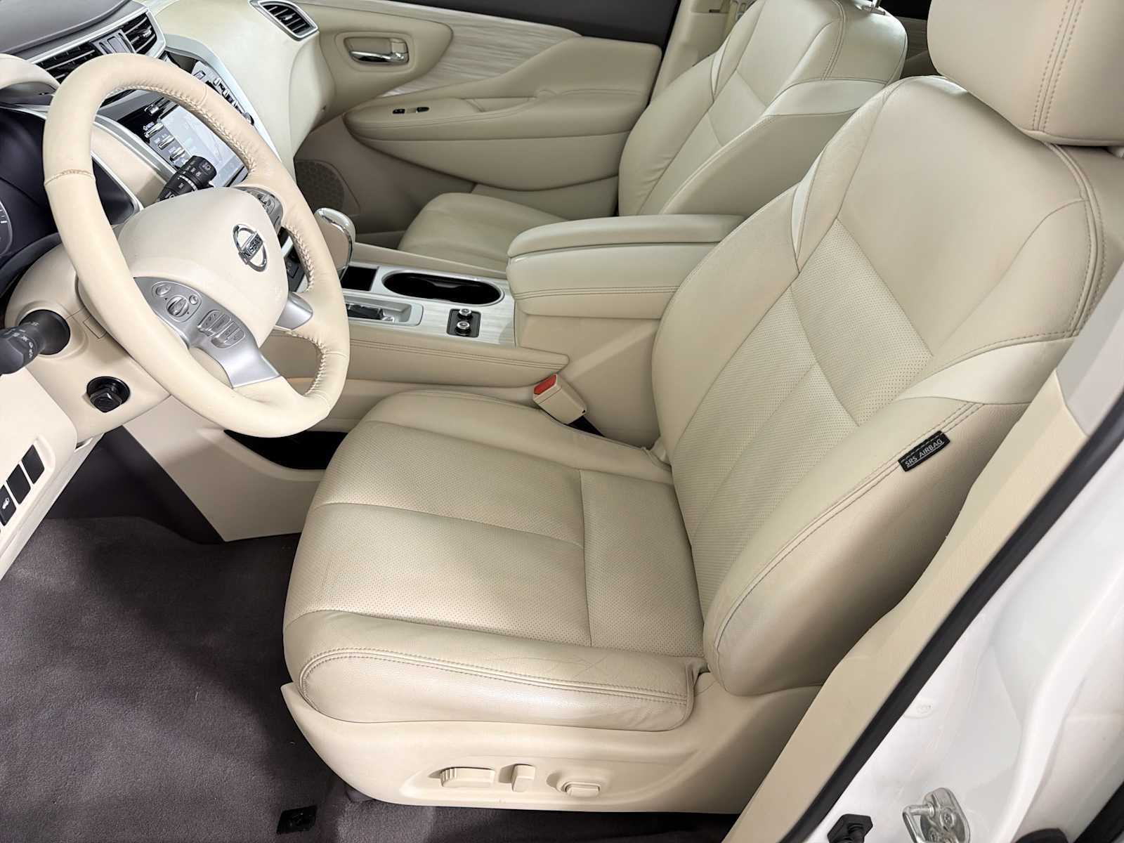 Used 2018 Pearl White Nissan Platinum image 6