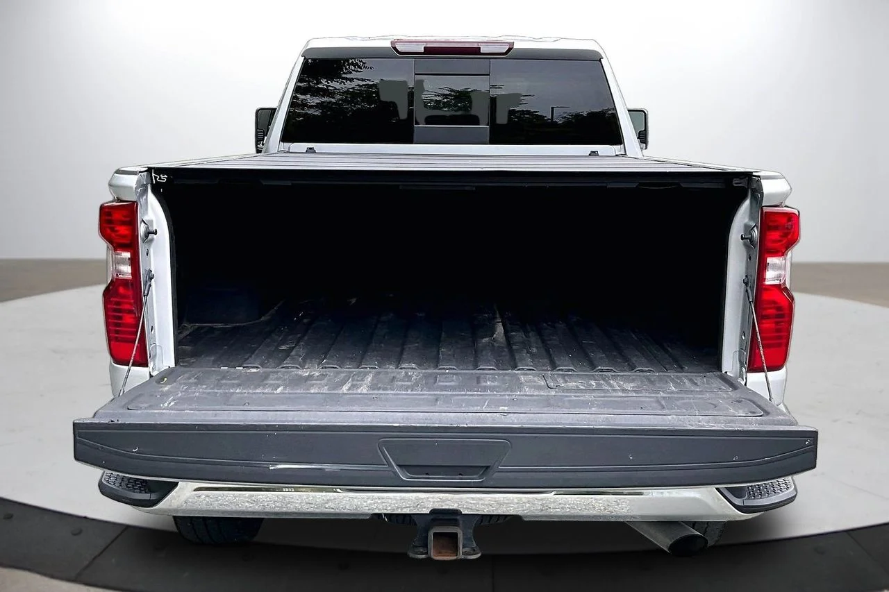 Used 2022 Silver Chevrolet LT image 25