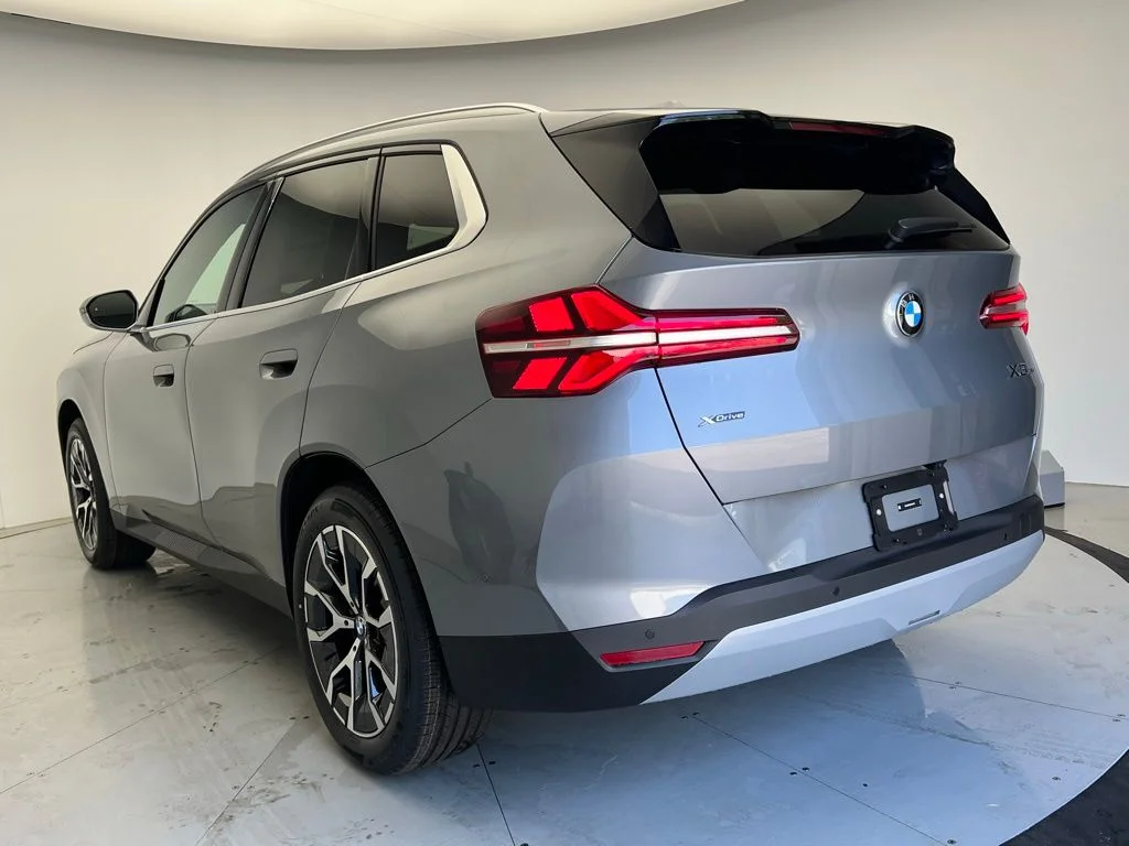 New 2026 Skyscraper Grey Metallic BMW 30 xDrive image 4