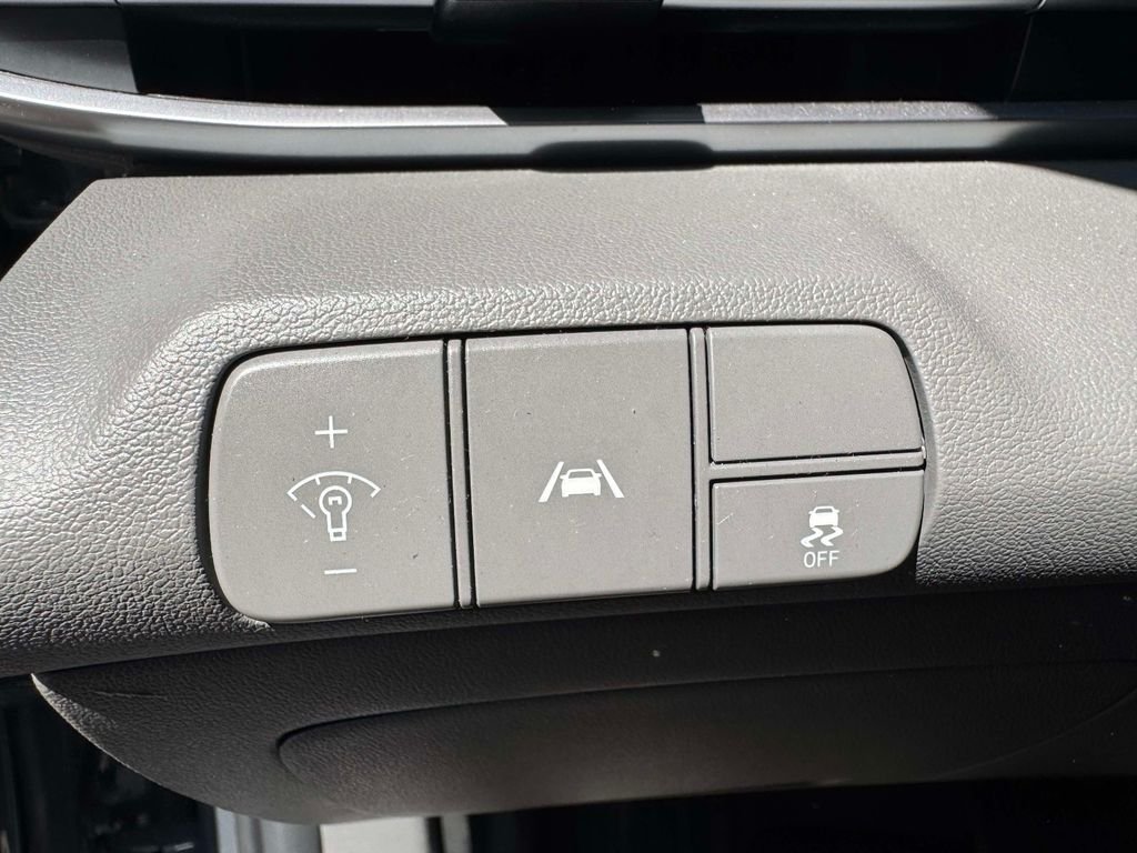 Used 2023 Gray Hyundai SEL image 18