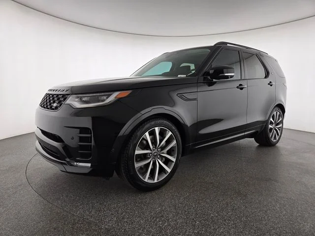 Used 2025 Black Land Rover Dynamic SE image 28