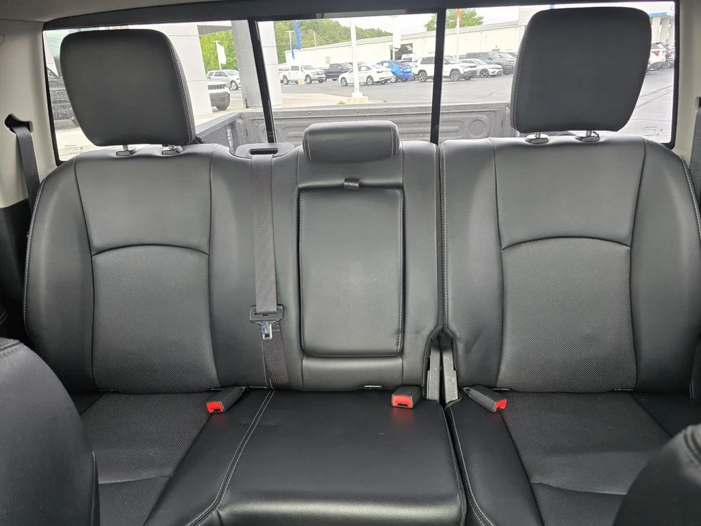 Used 2017 Blue Streak Pearlcoat Ram Laramie image 18