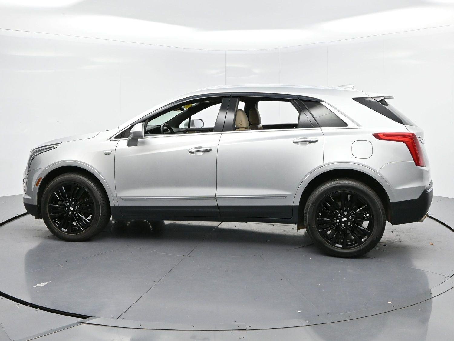 Used 2019 RADIANT SILVER METALLIC Cadillac Luxury FWD image 5