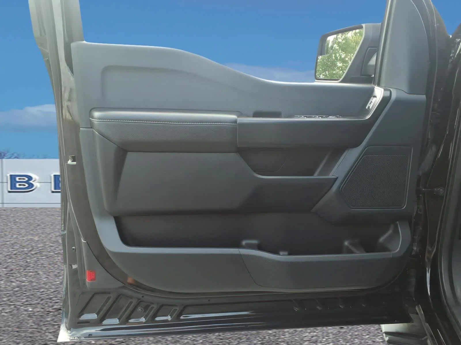 Used 2023 Agate Black Metallic Ford XL image 11