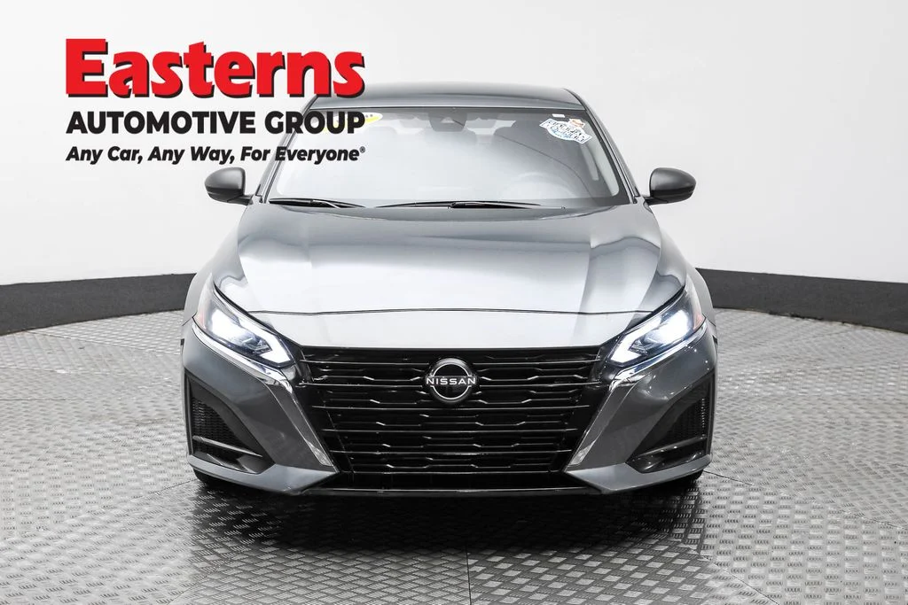 Used 2024 Gray Nissan 2.5 SV image 2