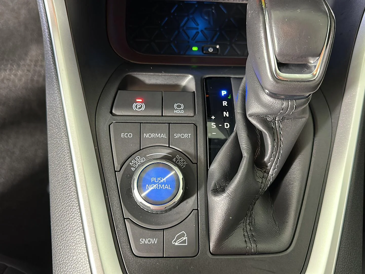 Used 2019 Magnetic Gray Metallic Toyota Limited image 17