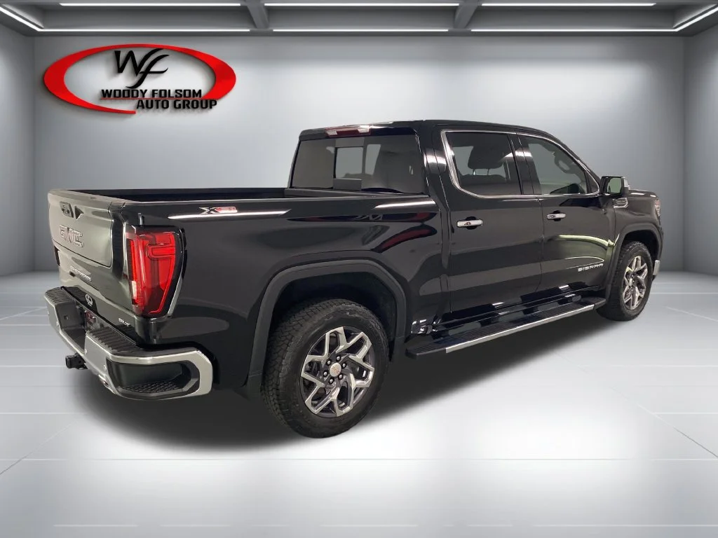 Used 2025 Black GMC SLT image 7