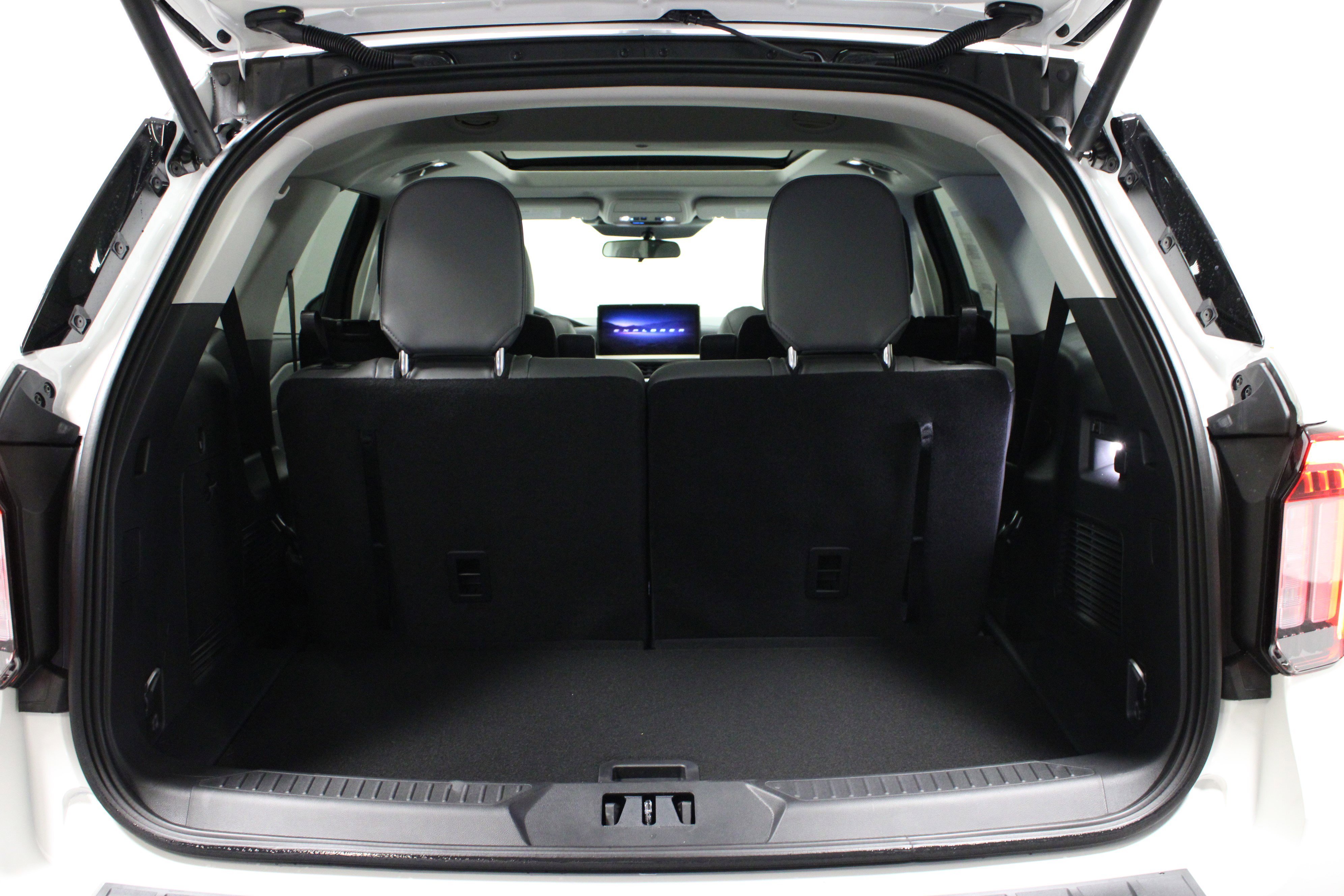 New 2026 Star White Metallic Tri-Coat Ford Active image 15