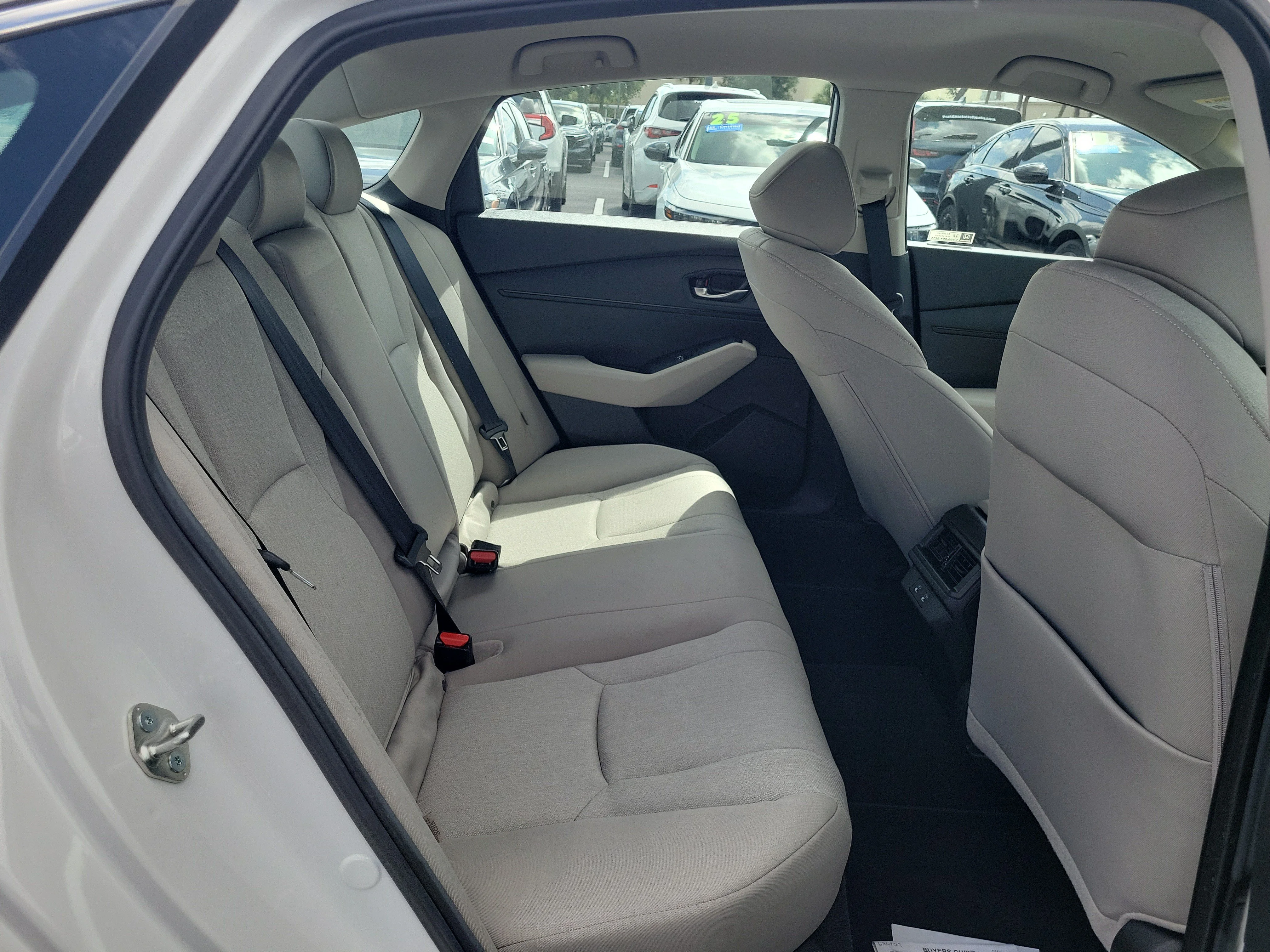 Certified Used 2025 Platinum White Pearl Honda LX image 9