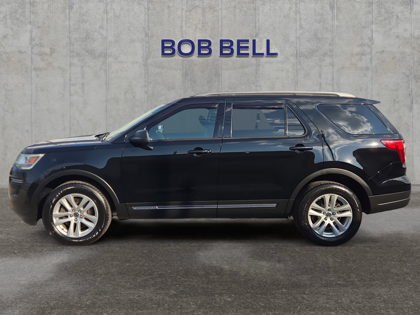 Used 2018 Ford Explorer XLT with VIN 1FM5K8D83JGA53973 for sale in Glen Burnie, MD