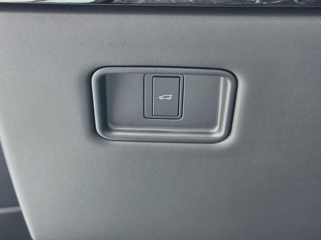 New 2026 Fuji White Land Rover Dynamic SE image 10