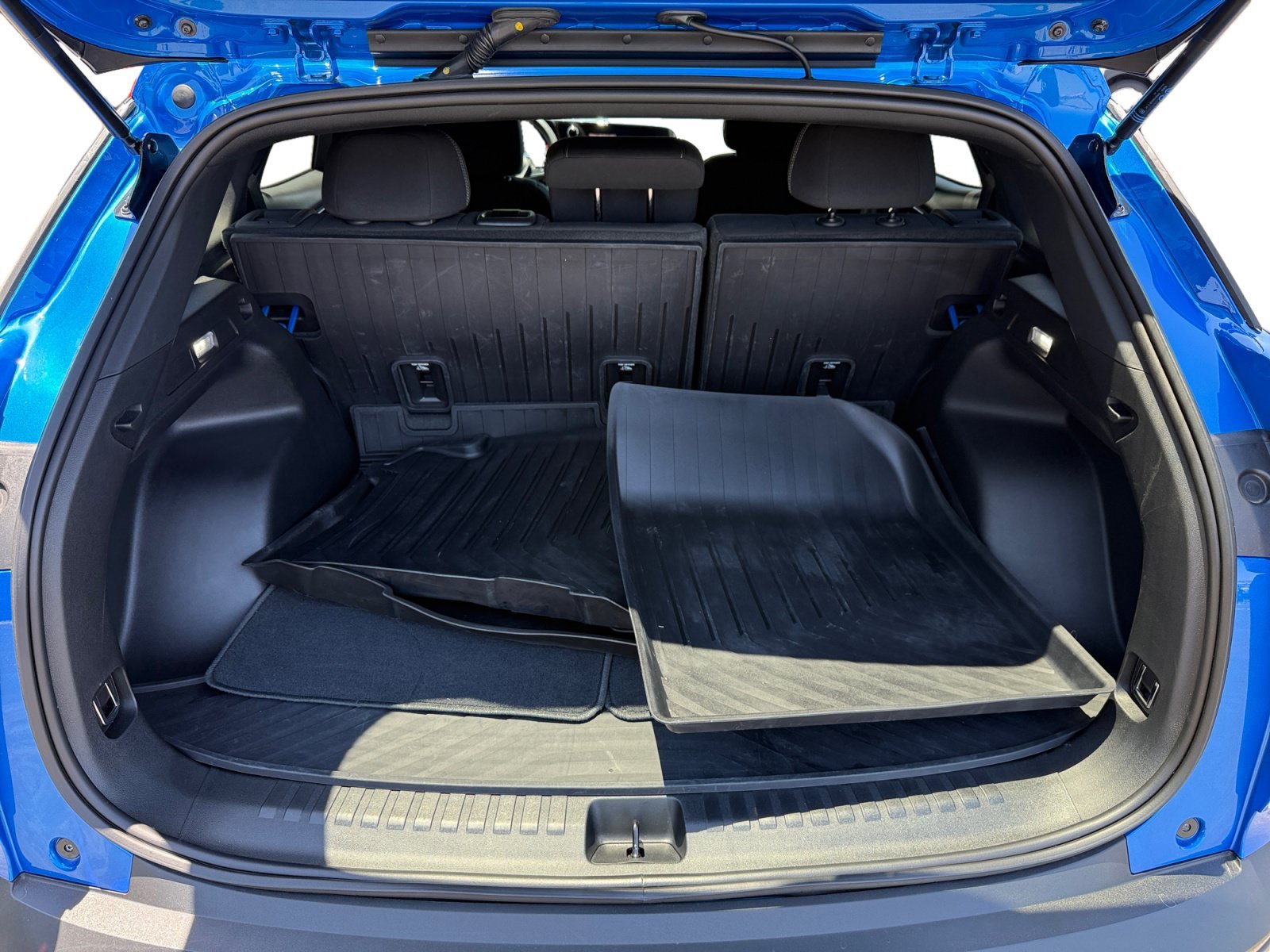 Used 2025 Riptide Blue Chevrolet LT image 17