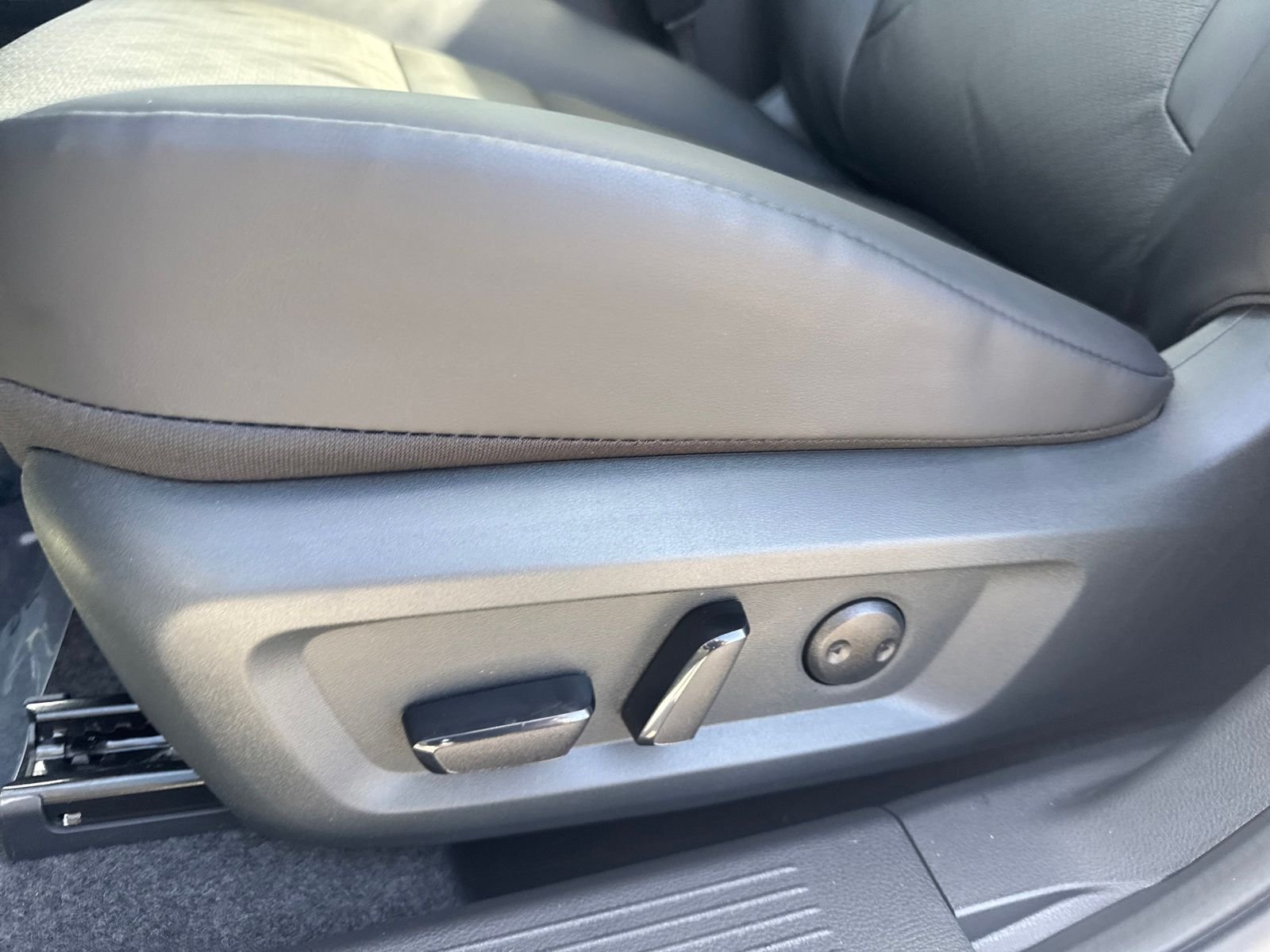 New 2026 Nissan Rogue Dark Armor 4D Sport Utility