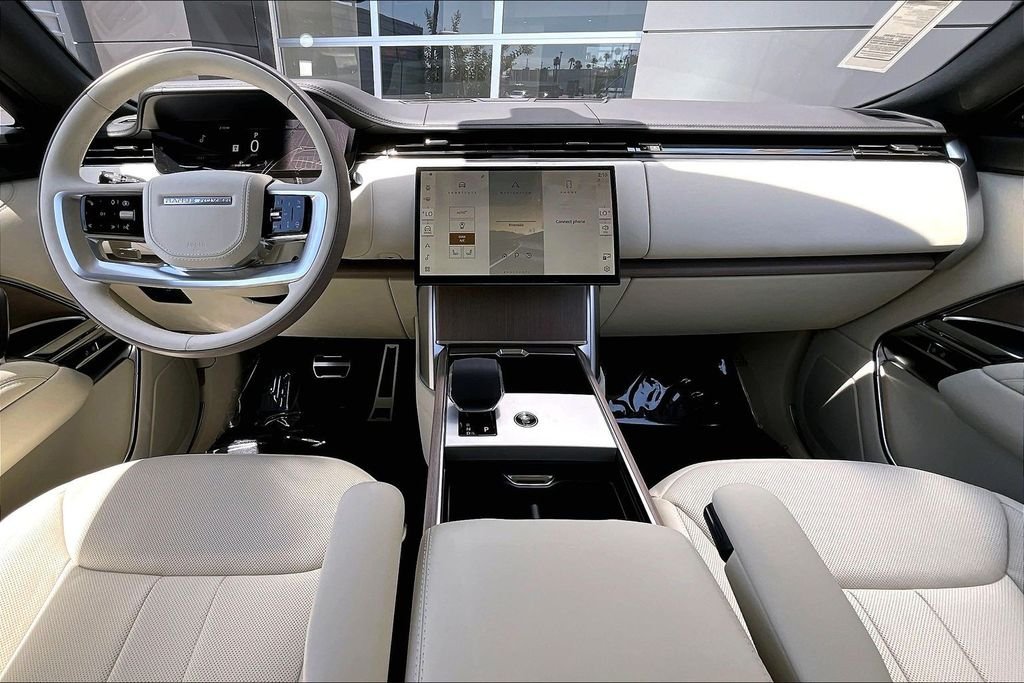 New 2026 BATUMI GOLD Land Rover SE 7 Seats image 5