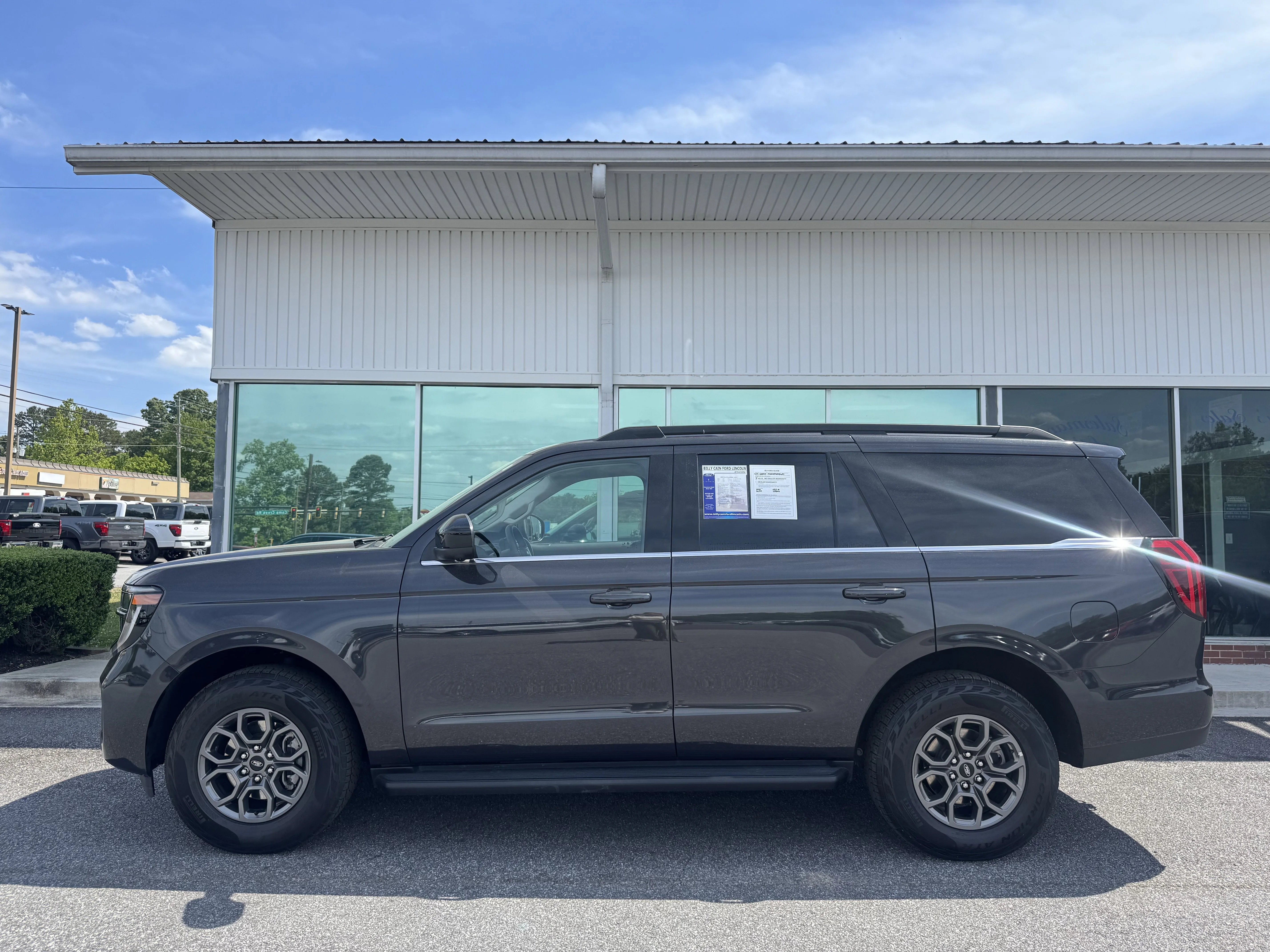 Used 2025 Dark Matter Gray Metallic Ford Active image 1