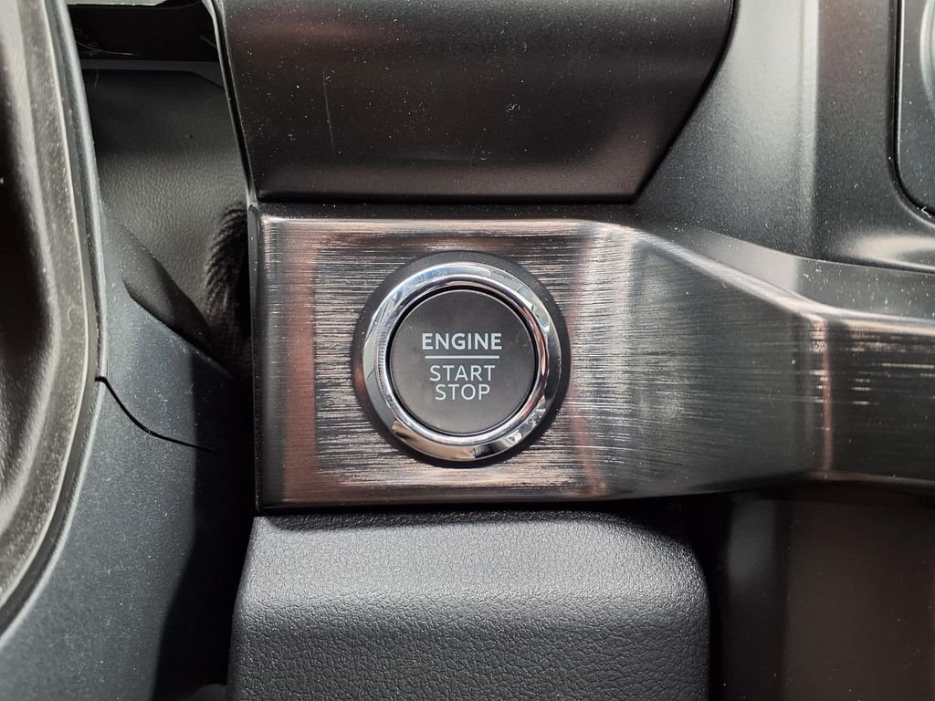 New 2026 Star White Metallic Tri-Coat Ford F-250® Lariat® image 20