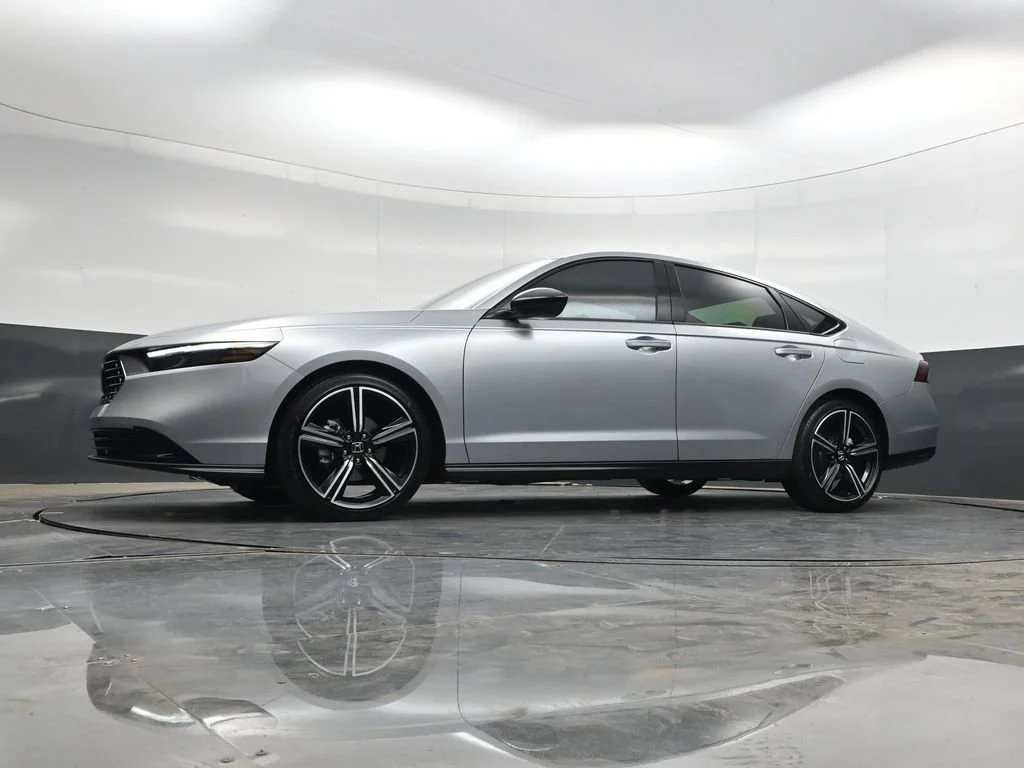 Certified Used 2026 Solar Silver Metallic Honda SE image 66
