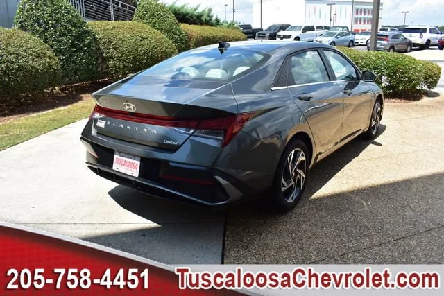 Used 2025 Amazon Gray Hyundai Limited image 10