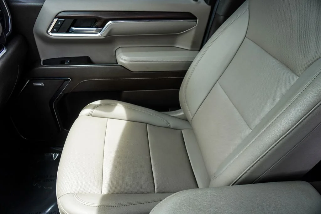 Used 2022 White GMC SLT image 28