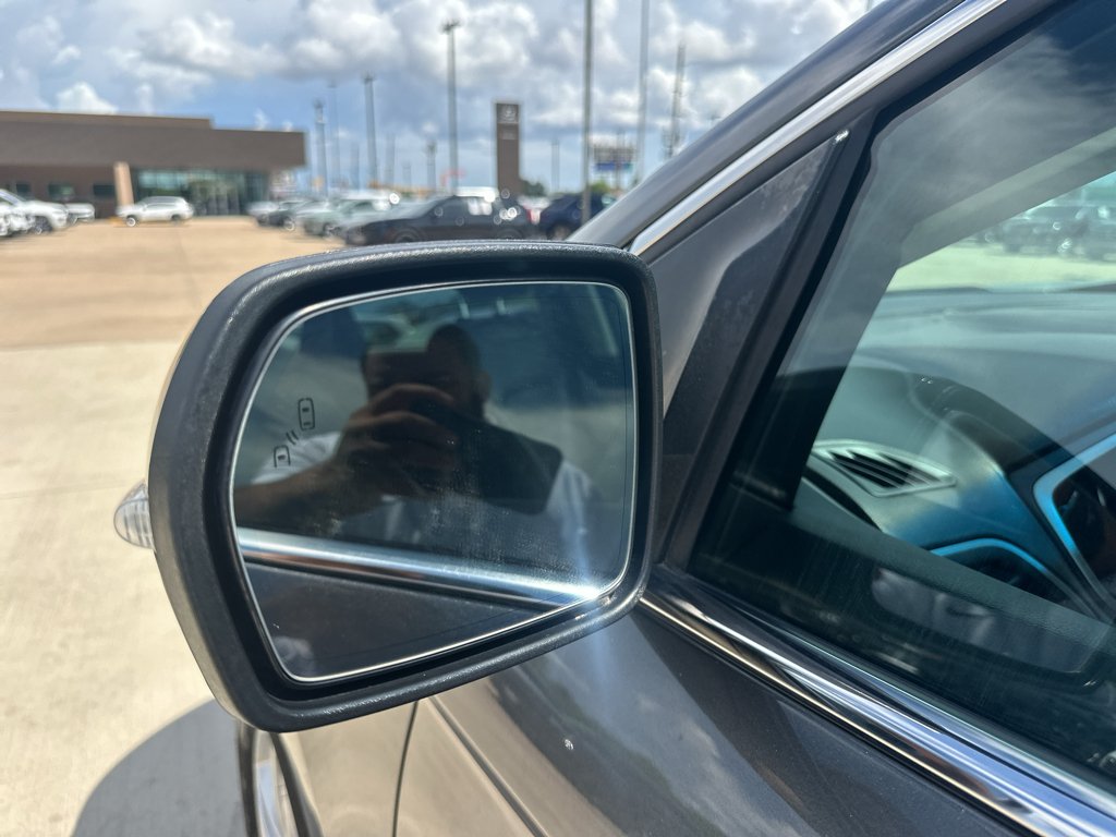 Used 2017 Magnetic Metallic Ford SEL image 12