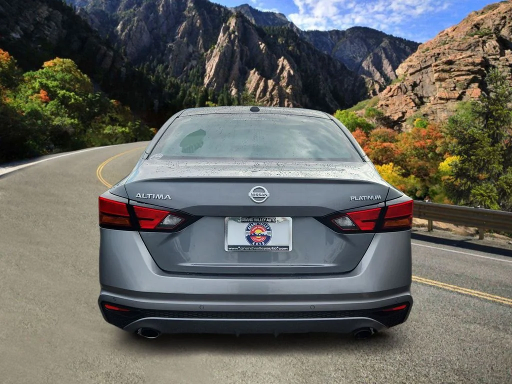 Used 2019 Gray Nissan 2.5 Platinum image 4