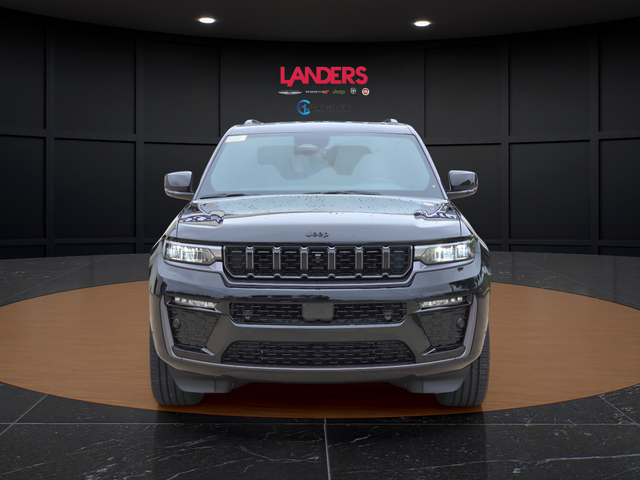 New 2026 Diamond Black Crystal Pearl-Coat Exterior Paint Jeep Limited Reserve image 4