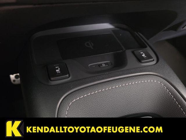 Certified Used 2025 ICE CAP Toyota  image 18