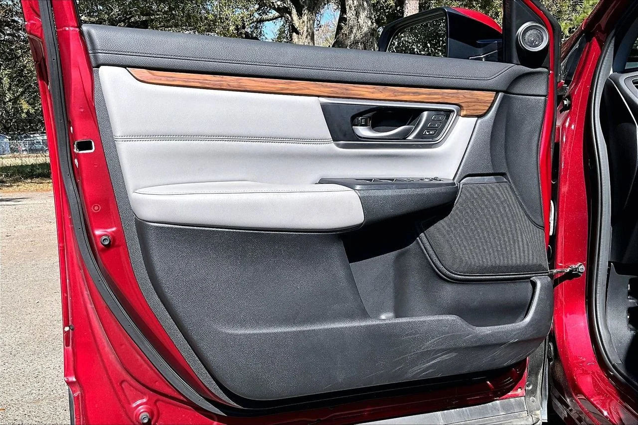 2021 Honda CR-V Touring - Photo 17