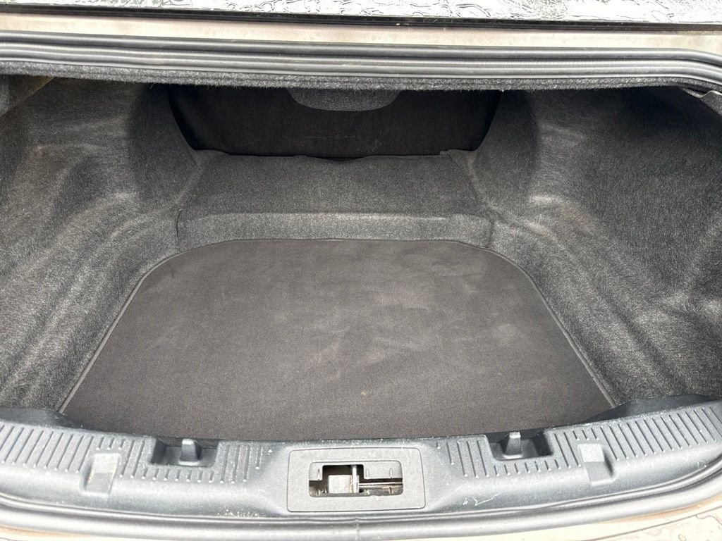 Used 2015 Brown Lincoln Base image 14