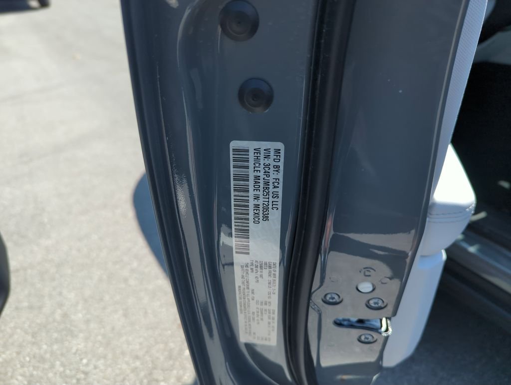 New 2026 Sting-Gray Clearcoat Jeep Laredo image 37