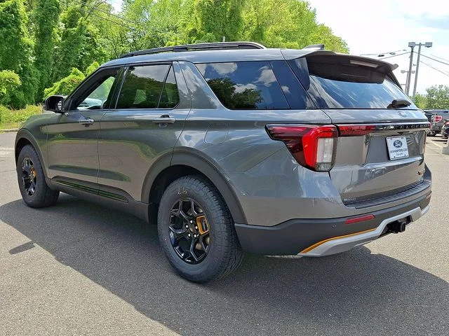 New 2026 Carbonized Gray Metallic Ford Tremor® image 3