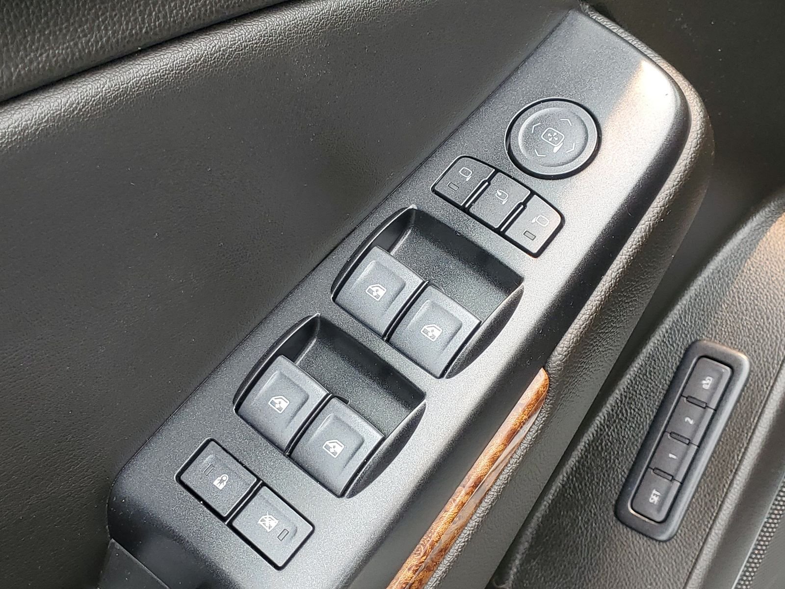 Used 2020 Silver Chevrolet Premier image 11