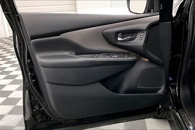 Used 2024 Super Black Nissan SL image 21