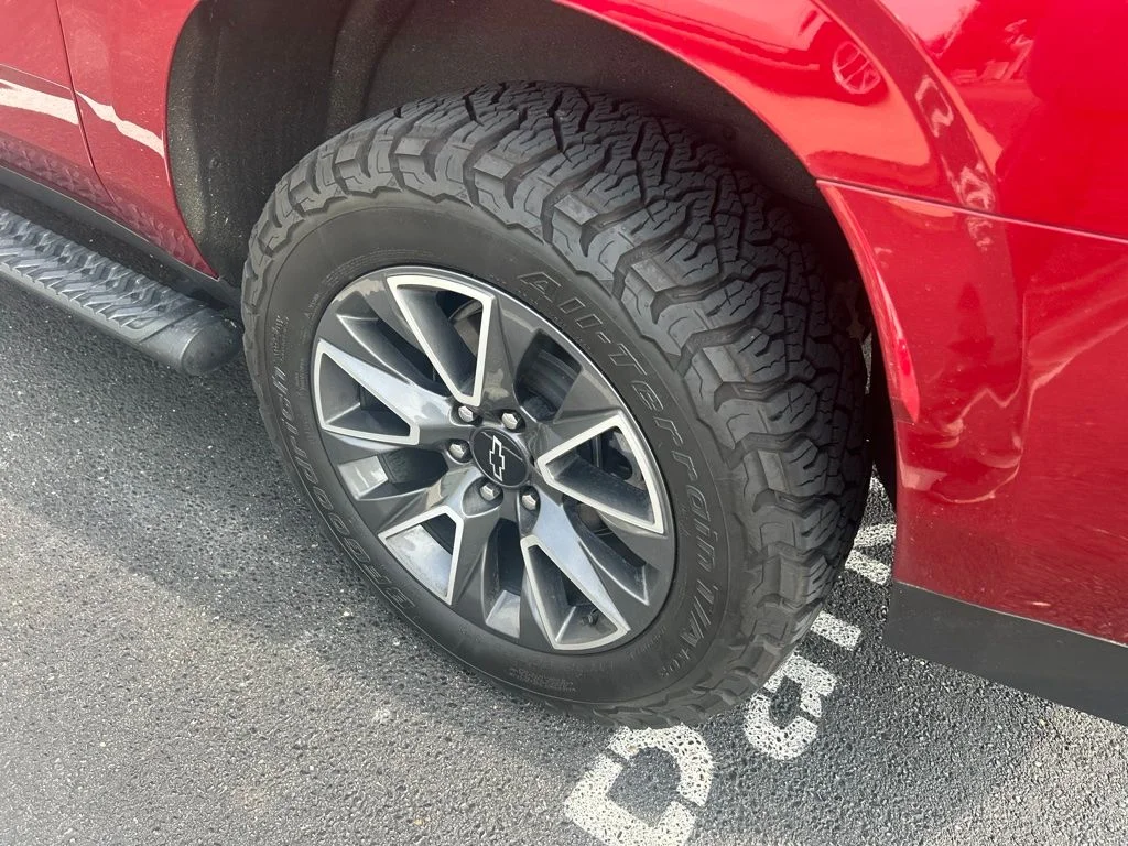 Used 2023 Red Chevrolet Z71 image 12