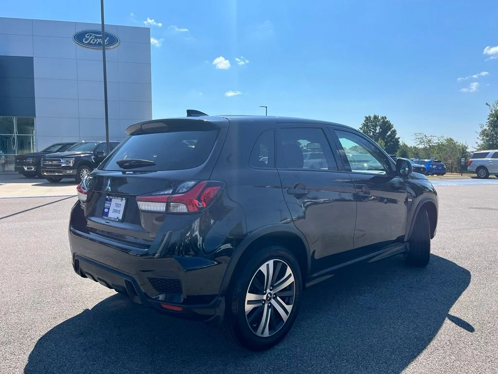 Used 2024 Black Mitsubishi 2.0 ES image 5